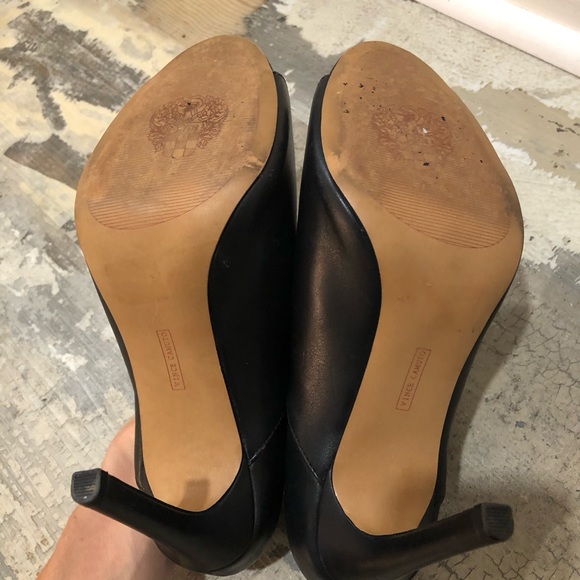 Vince Camuto size 9 heels - Picture 3 of 3